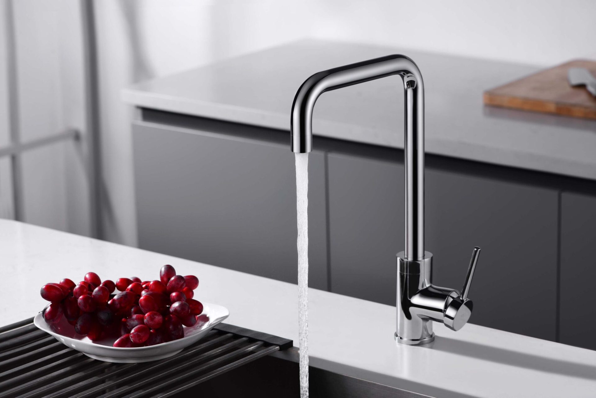 grifo de cocina de caño alto en acabado negro mate